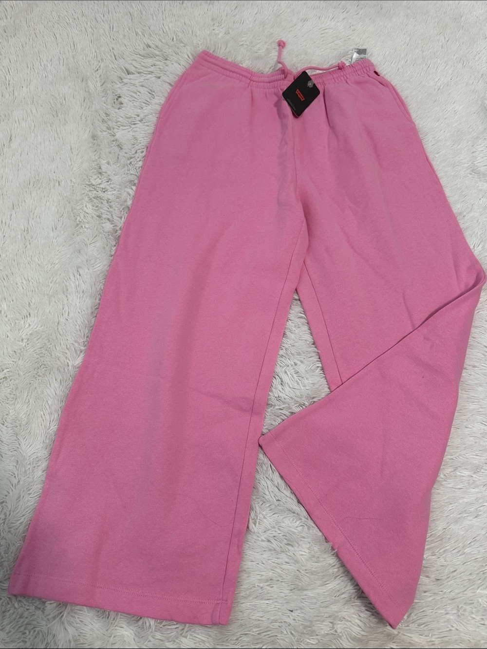 🧁 NWT Levi’s Wide Leg Sweatpants